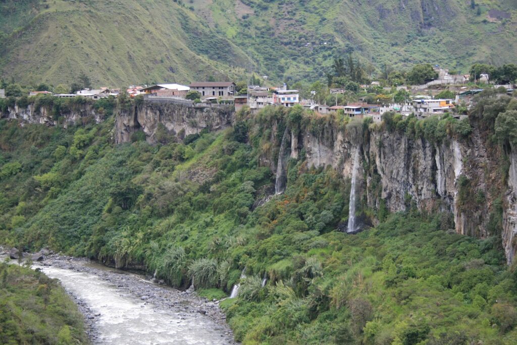 Northside of Baños