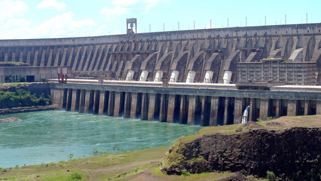 Panoramic view of the Itaipu Dam, with the spillways (closed at the time of the photo) on the left