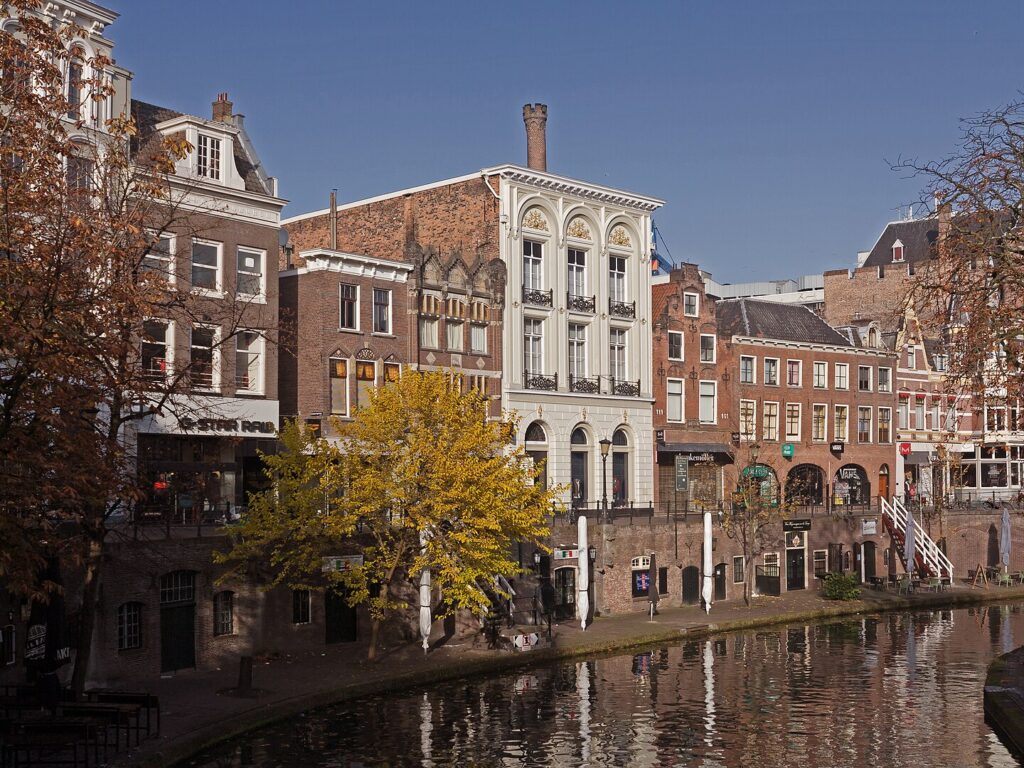 Monumental houses at the Oudegracht