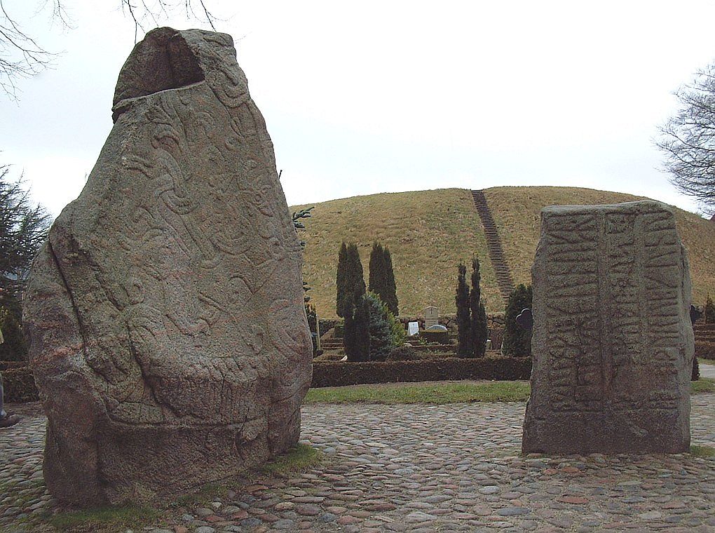 The heritage site in 2004: Runestones are in the foreground; in the background is one of two mounds.