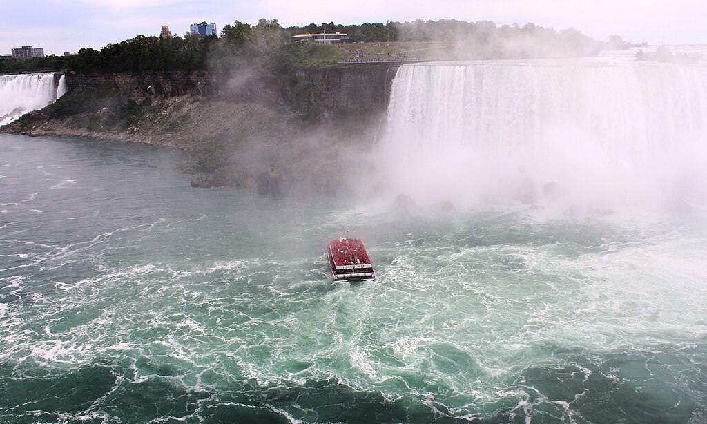 Voyage to the Falls' cruise